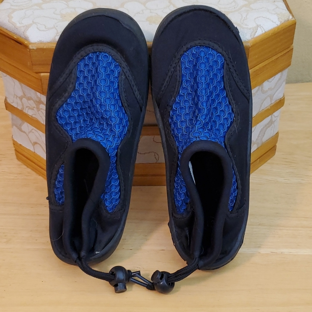 Studio 35 Water Shoes